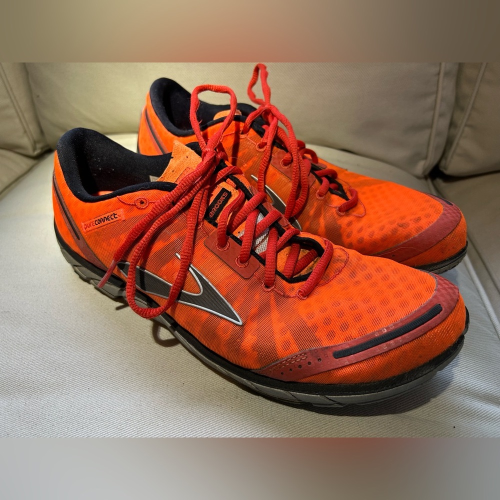 Brooks Pure Connect Orange Running Shoes size 10.5